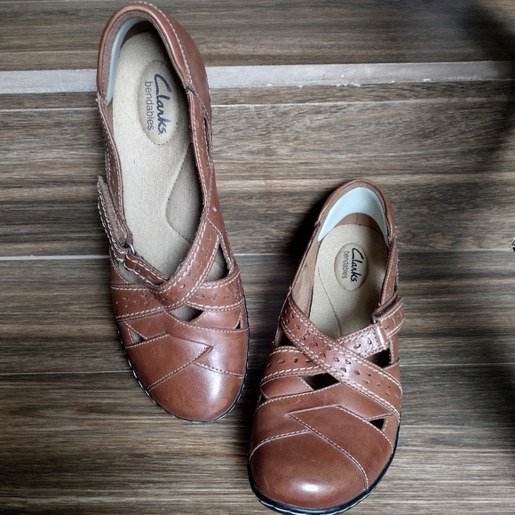 Women's Clark's Ashland Spin Slip On - Picture 2 of 8